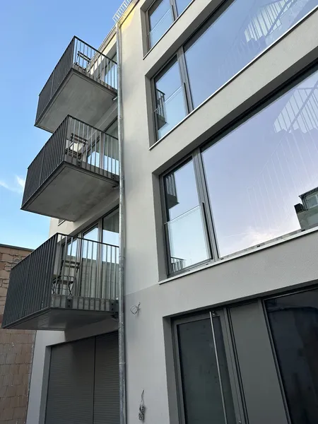 TOP FLOOR LIVING - möbliertes Apartment — photo 1